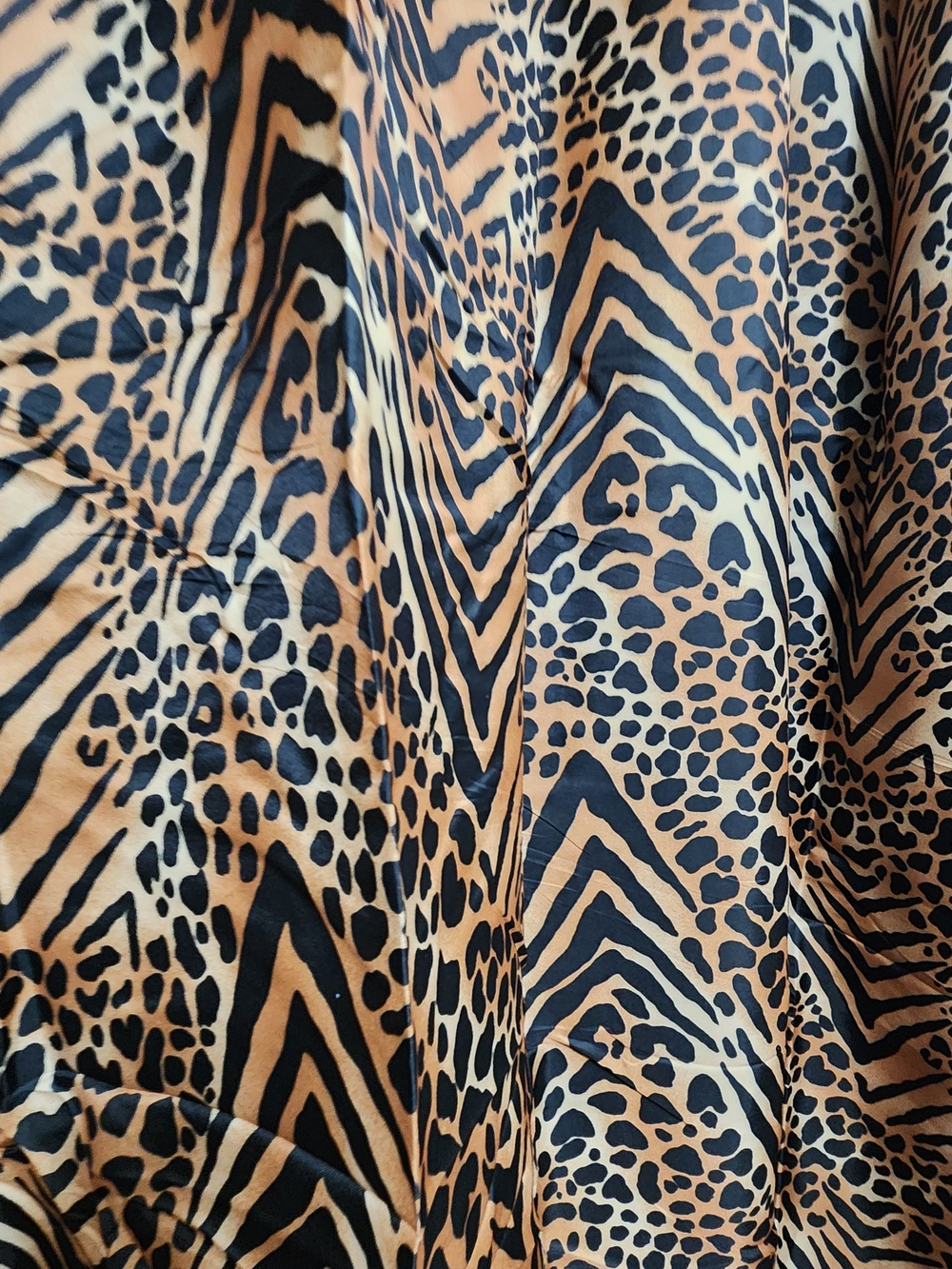7pc Animal Safari Print Shower Curtain Set in Black and Tan New - Picture 3 of 15
